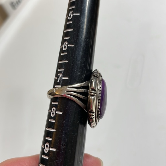 Vintage purple cabachon gemstone ring signed by artist - Picture 11 of 11